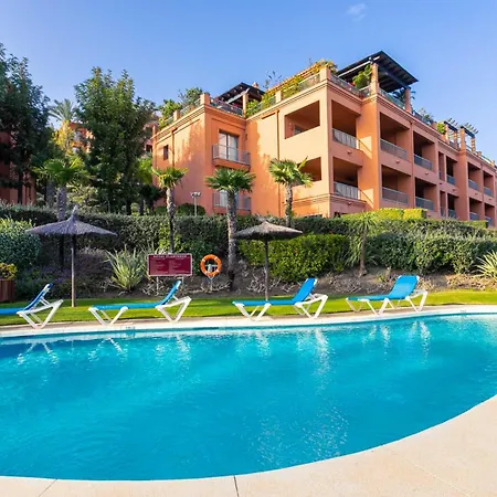 Royal Flamingos Sea View Apartment *