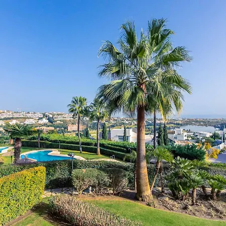 Royal Flamingos Sea View Apartment Estepona