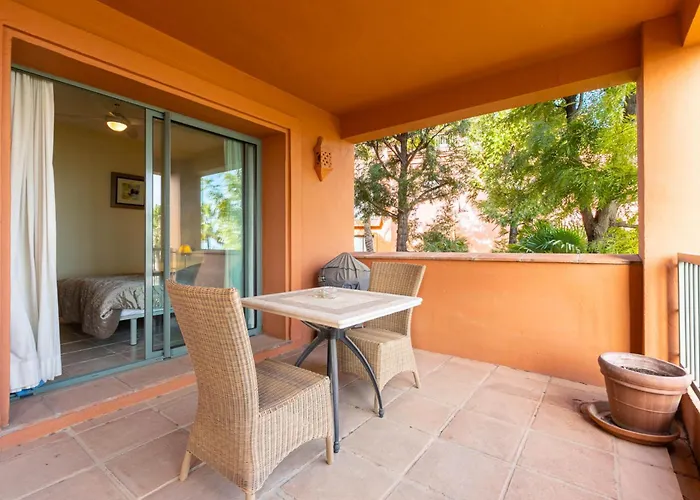 Royal Flamingos Sea View Apartment