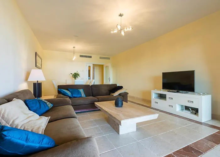 Royal Flamingos Sea View Apartment