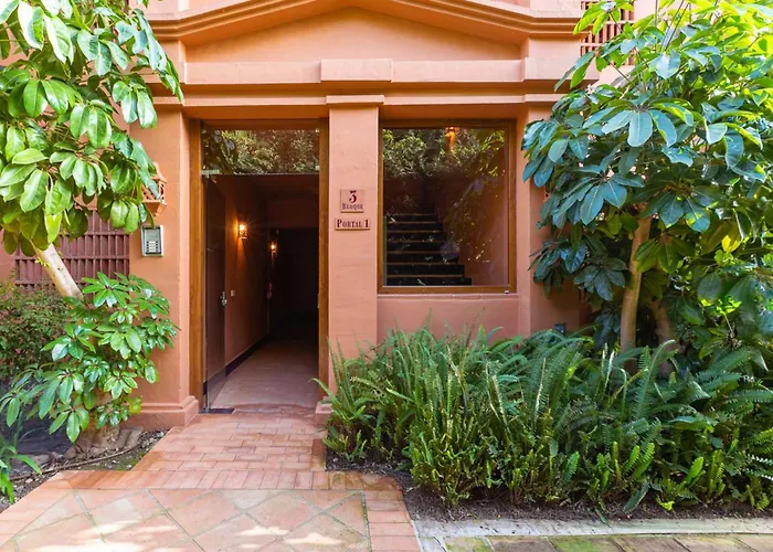 Апартаменти Royal Flamingos Sea View