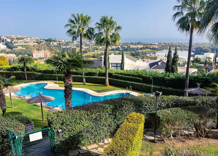 Апартаменти Royal Flamingos Sea View *